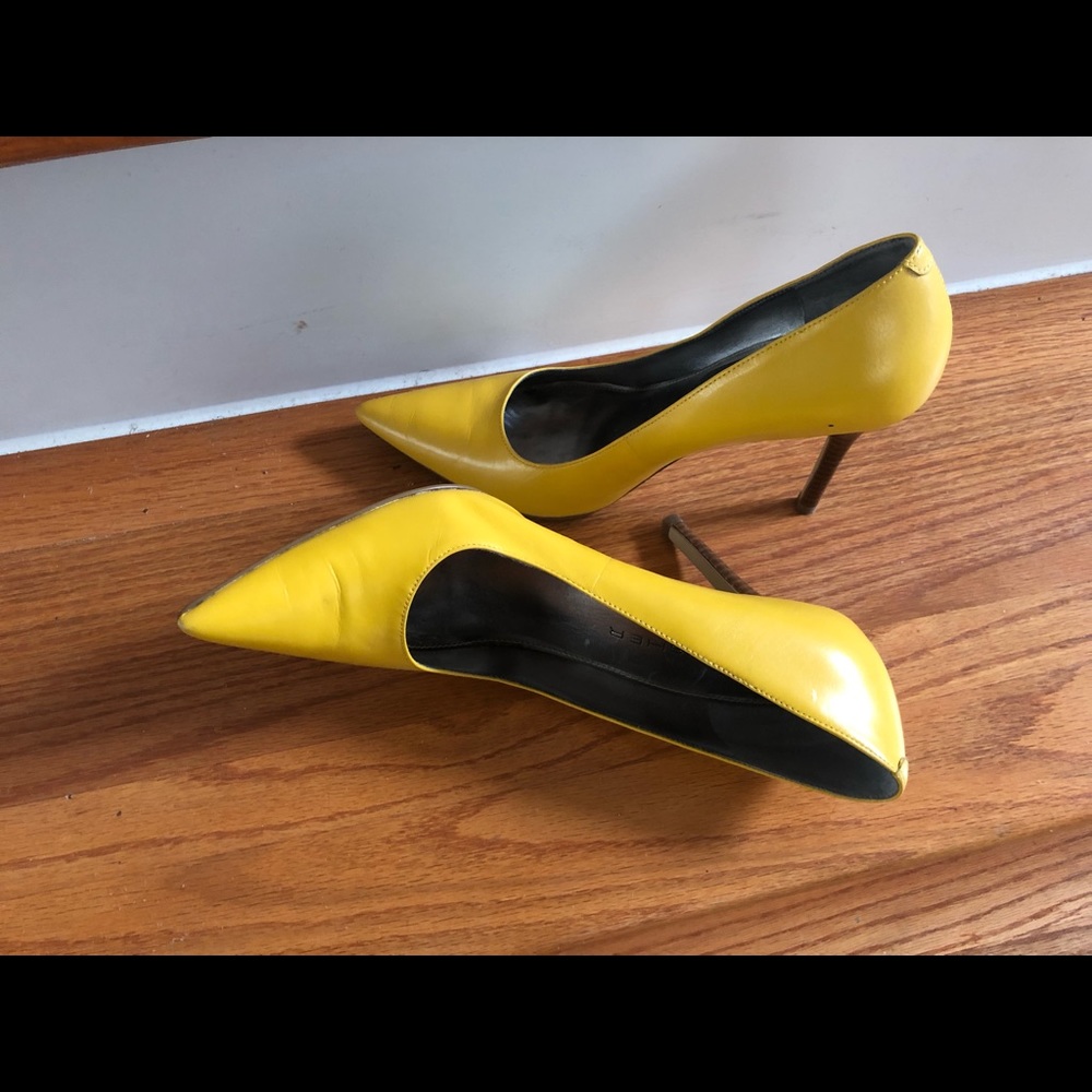 Marc Fisher Mustard yellow heels